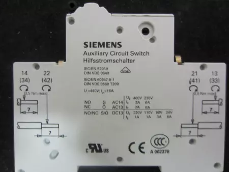 NEW  5ST3 010 Circuit Switch 