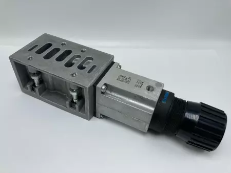  FESTO LR-ZP-P-D-3 INTERMEDIATE PRESSURE REGULATOR, 0 BAR...12 BAR PN 35968 