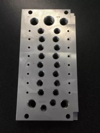 NEW FESTO CPV14-VI-P8-1/8-B MULTI-PIN PNEUMATIC MANIFOLD 152427 